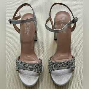 De Blossom rhinestone 3” heels